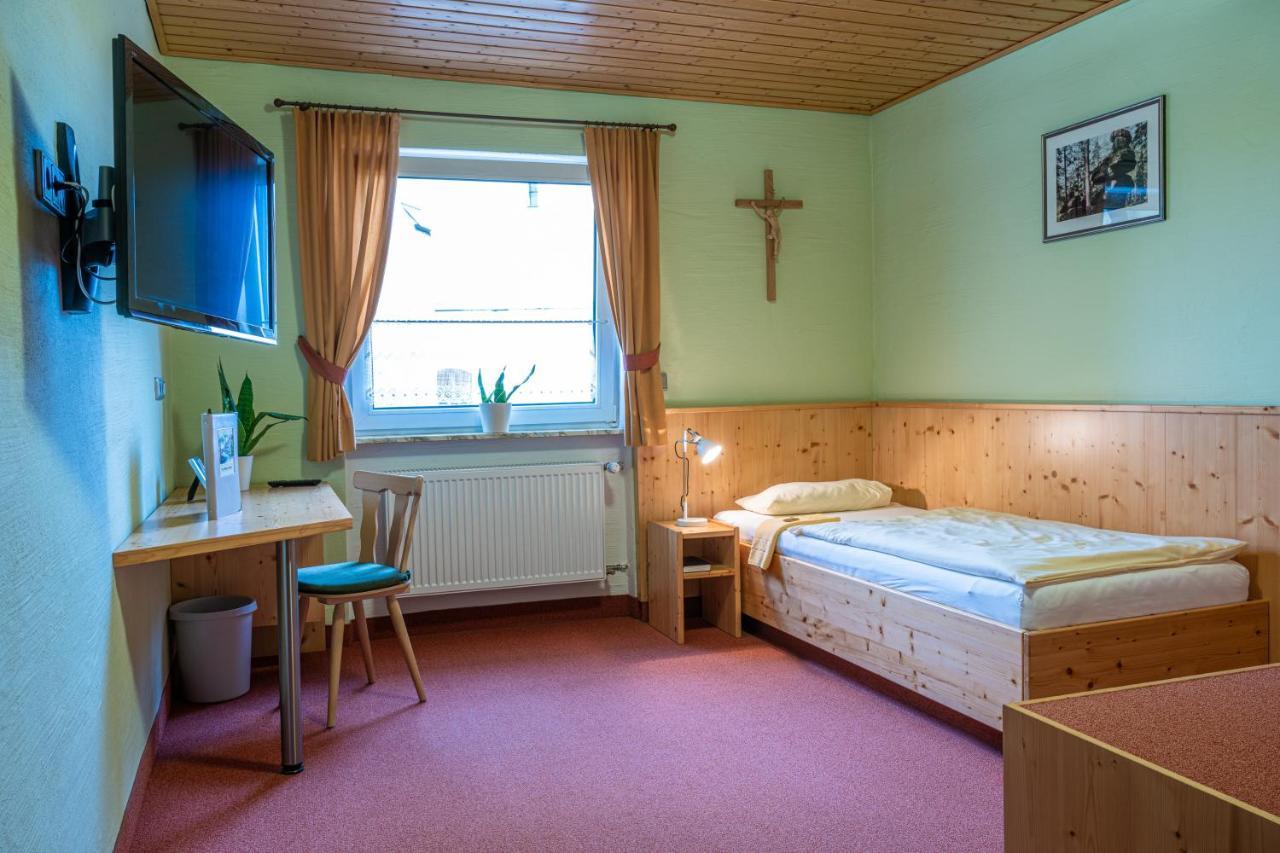 Gasthof Weisser Schwan Windischeschenbach Экстерьер фото